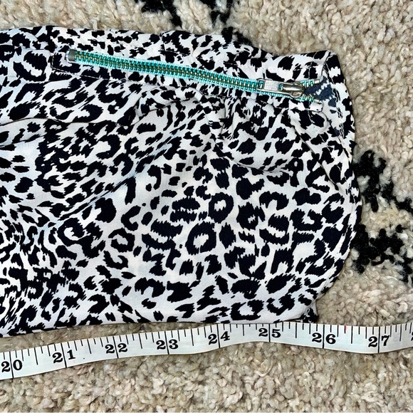 4 Sienna High Waist B&W Leopard Joggers - Picture 12 of 12